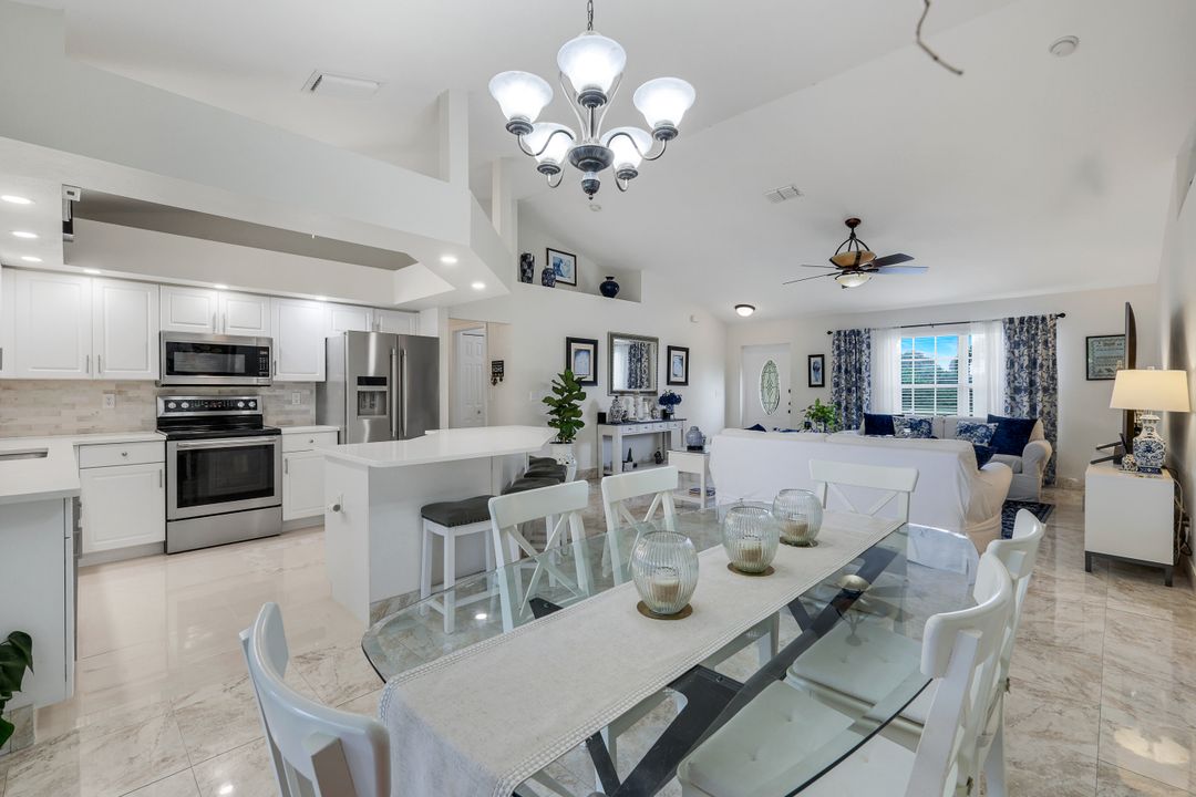 1006 NE 2nd Pl, Cape Coral, FL 33909