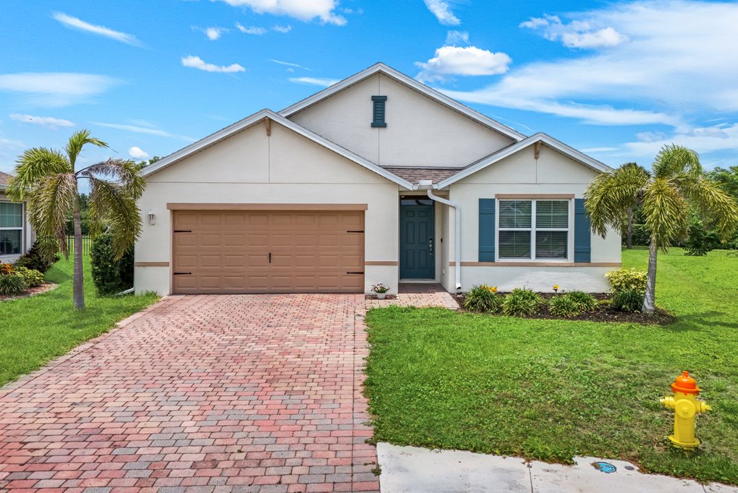 2816 Zaragoza Ct, Cape Coral, FL 33909