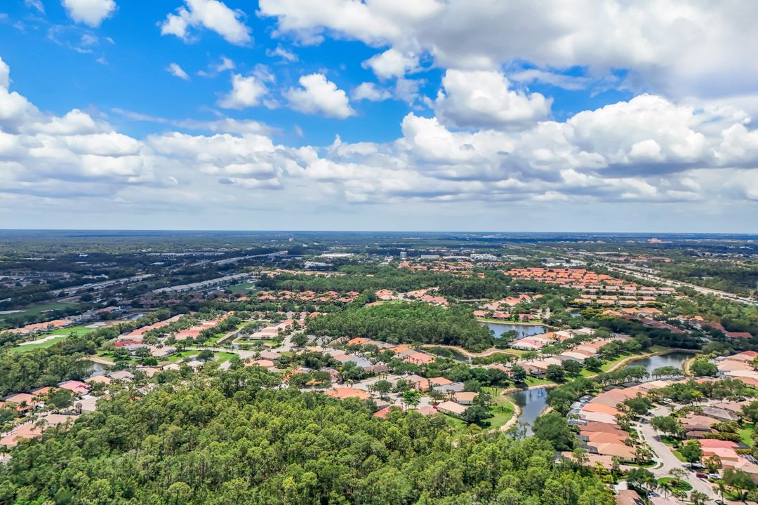 6072 Highwood Park Ln, Naples, FL 34110
