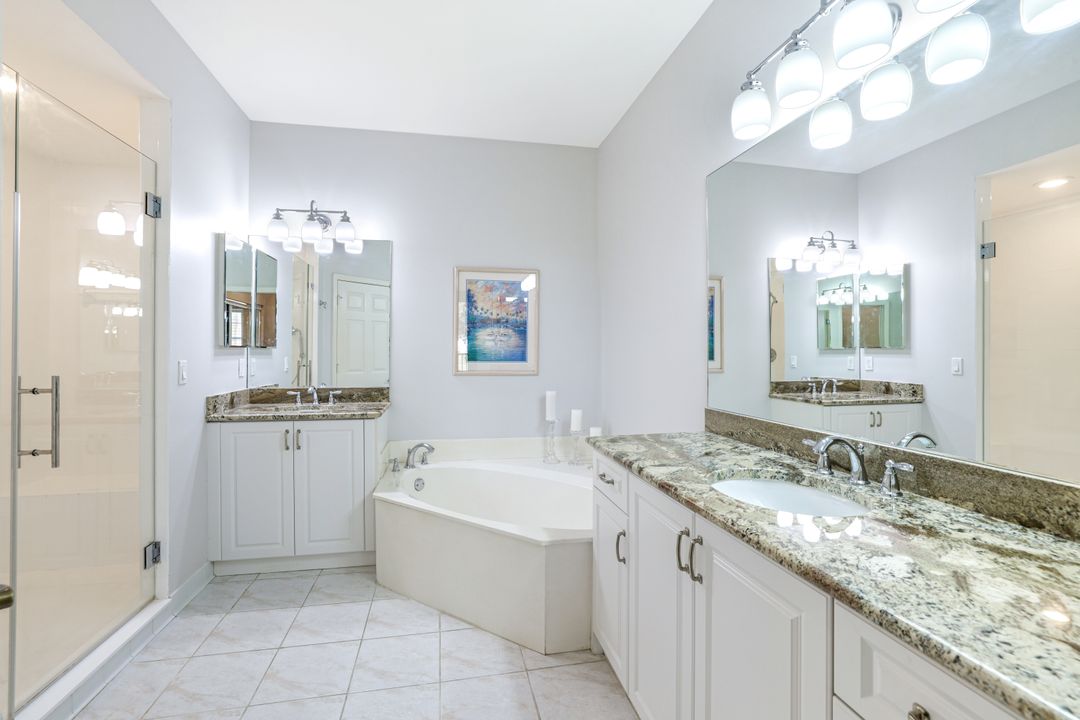 2033 Crestview Way #104, Naples, FL 34119