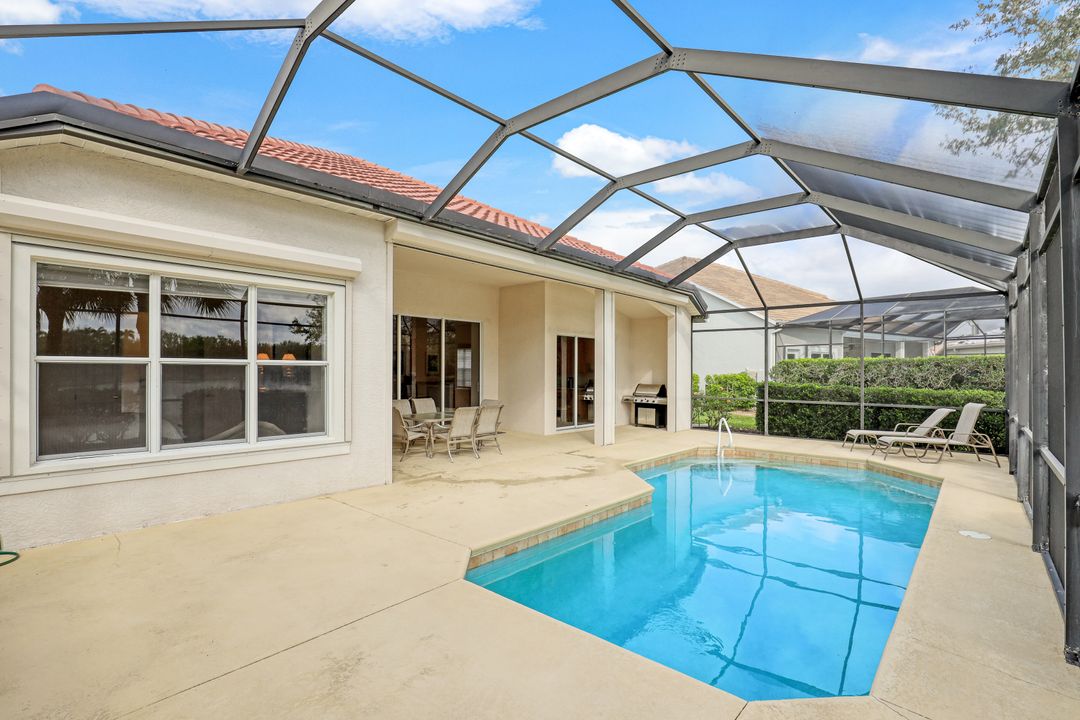 9956 St Moritz Dr, Miromar Lakes, FL 33913