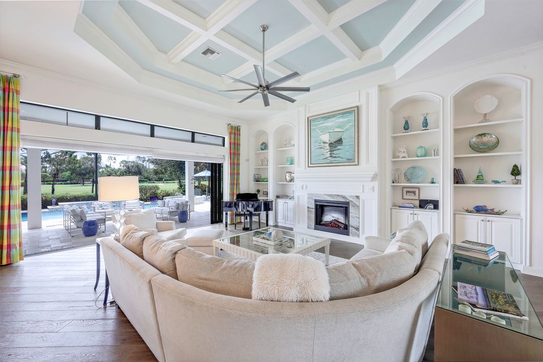 8668 Amour Ct, Naples, FL 34119