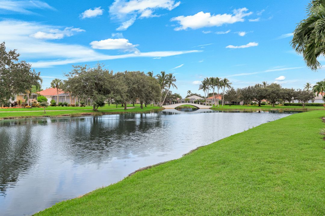 4362 Queen Elizabeth Way, Naples, FL 34119