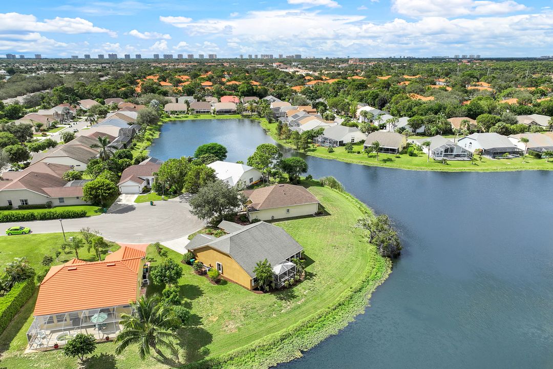 2520 Grove Isle Ct, Naples, FL 34109