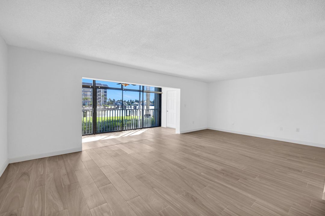 2880 Gulf Shore Blvd N #107, Naples, FL 34103