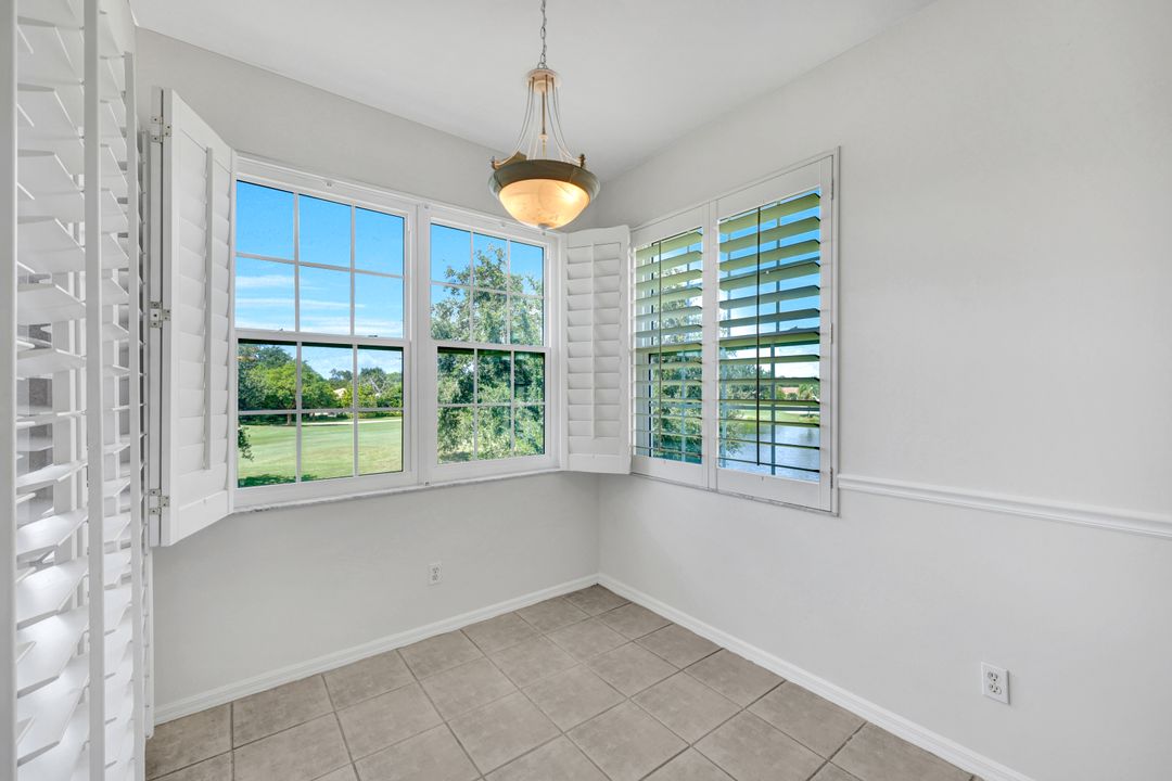 2015 Crestview Way #117, Naples, FL 34119