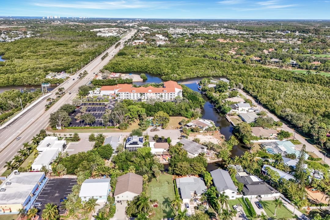 59 River Ct, Naples, FL 34110