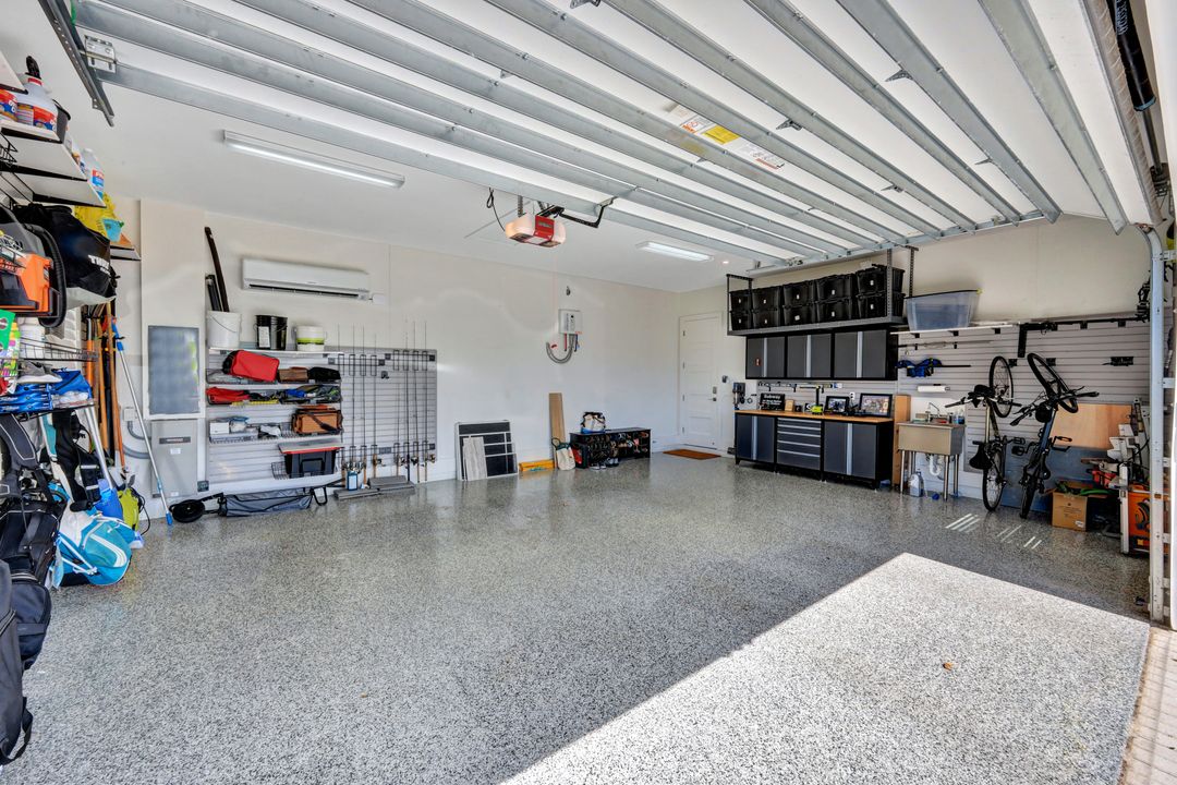 553 106th Ave N, Naples, FL 34108