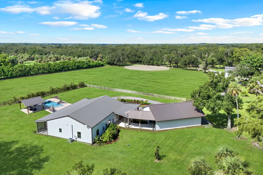 19080 Parkinson Rd, Alva, FL 33920