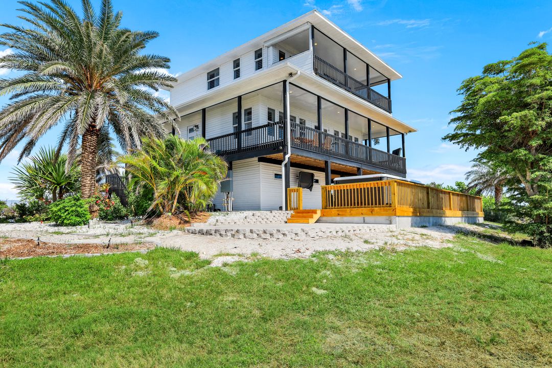 5257 Western Dr, Saint James City, FL 33956