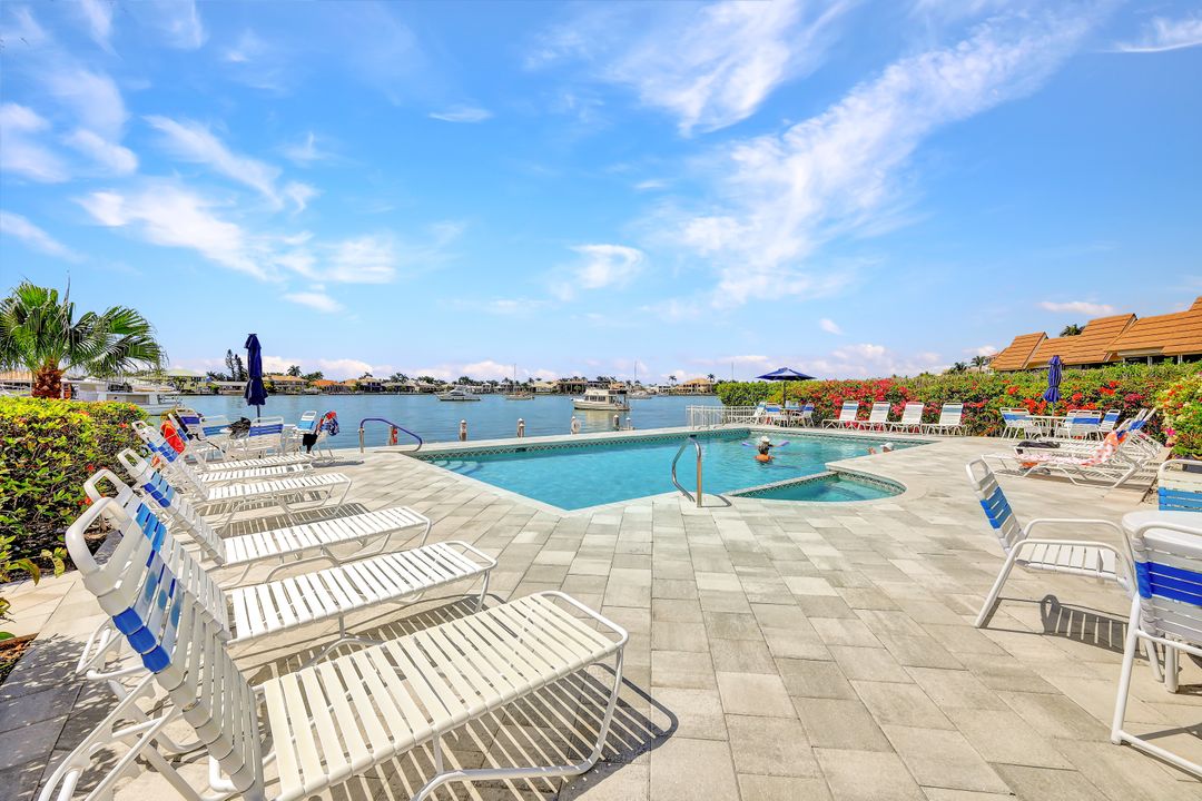 711 W Elkcam Cir #307, Marco Island, FL 34145