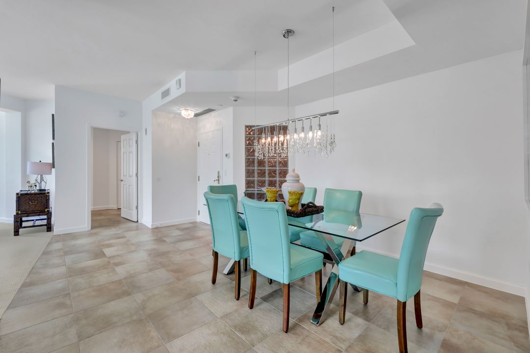 4255 Gulf Shore Blvd N  #103, Naples, FL 34103