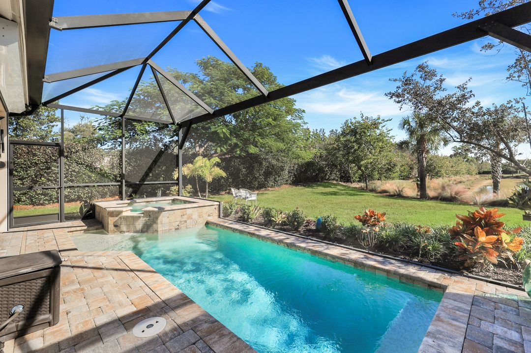 5802 Haiti Dr, Naples, FL 34112