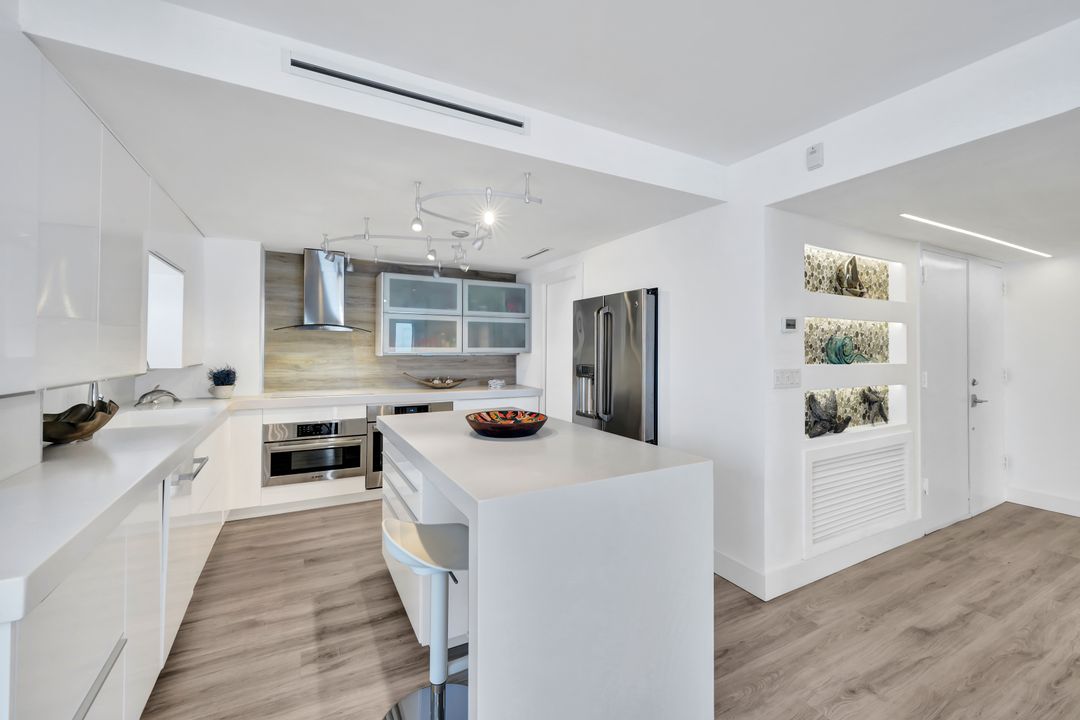 3115 Gulf Shore Blvd N #205-S, Naples, FL 34103