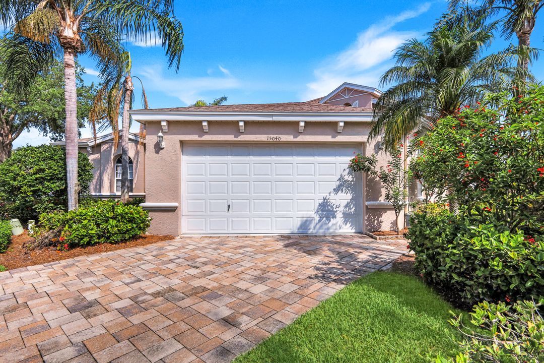15040 Sterling Oaks Dr, Naples, FL 34110