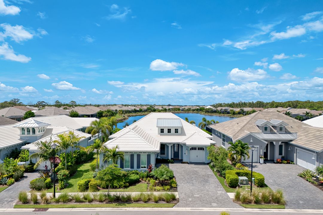 6485 Arriba Ave, Naples, FL 34113