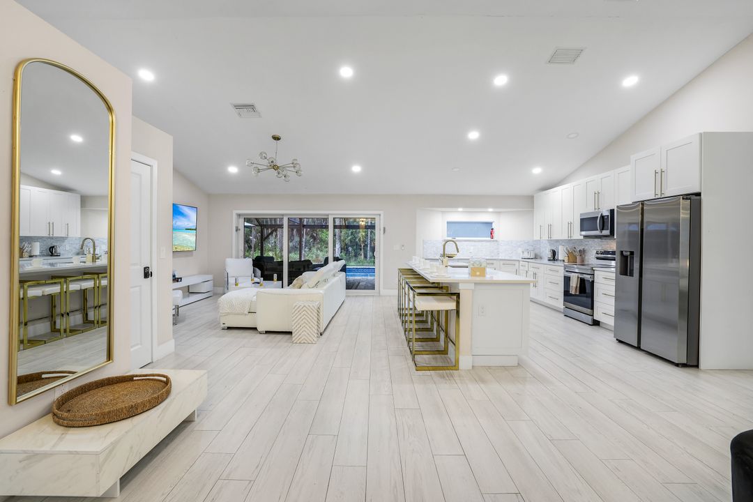 6641 Golden Gate Pkwy, Naples, FL 34105