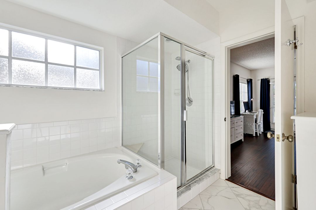 109 Tuscana Ct #308, Naples, FL 34119