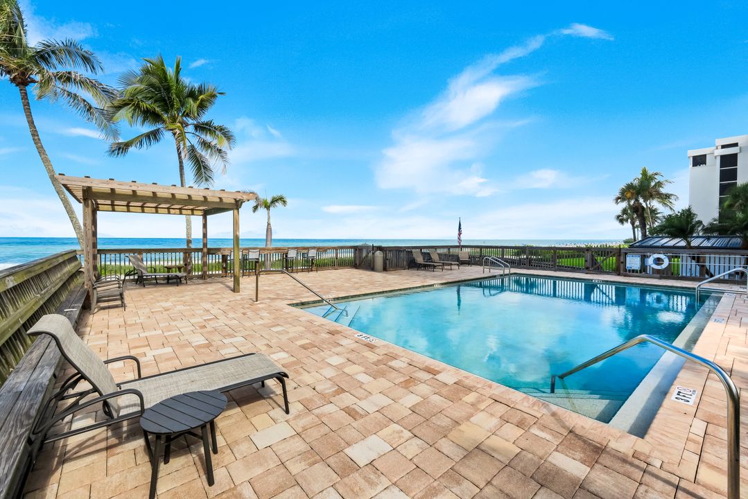 9653 Gulf Shore Dr #303, Naples, FL 34108