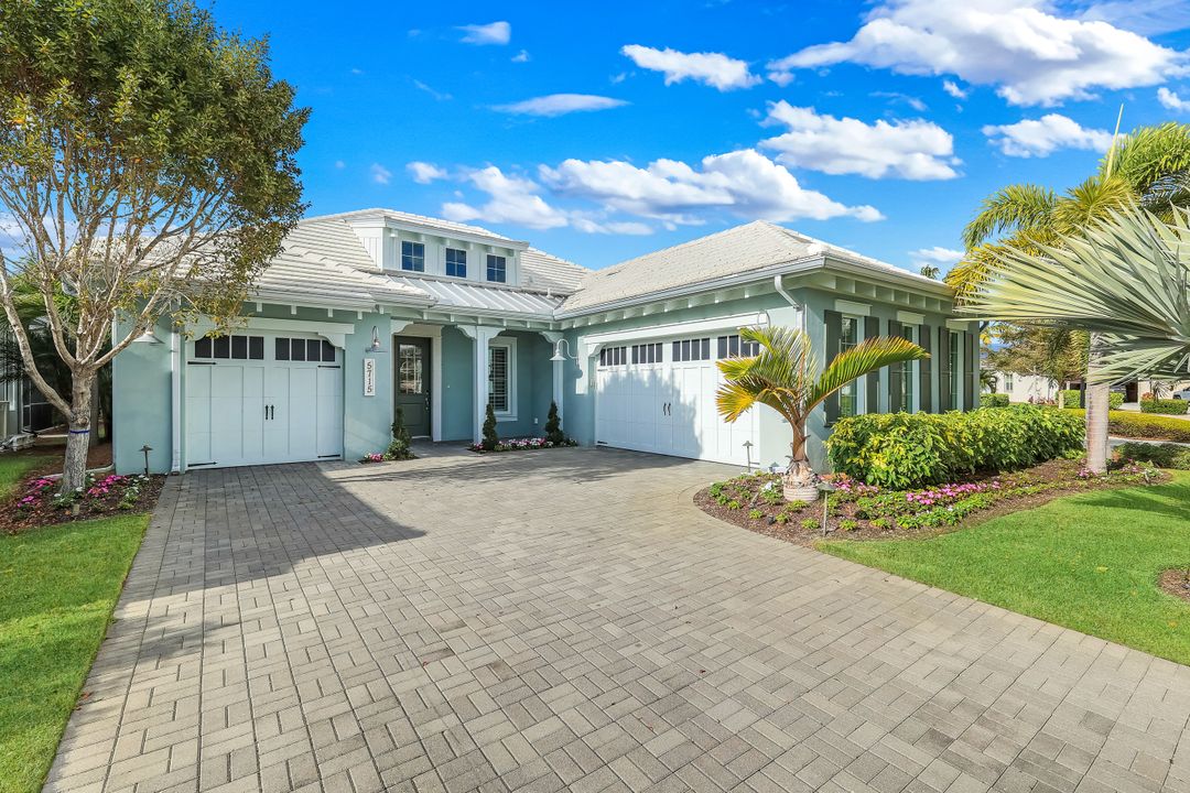 5715 Clarendon Dr, Naples, FL 34113