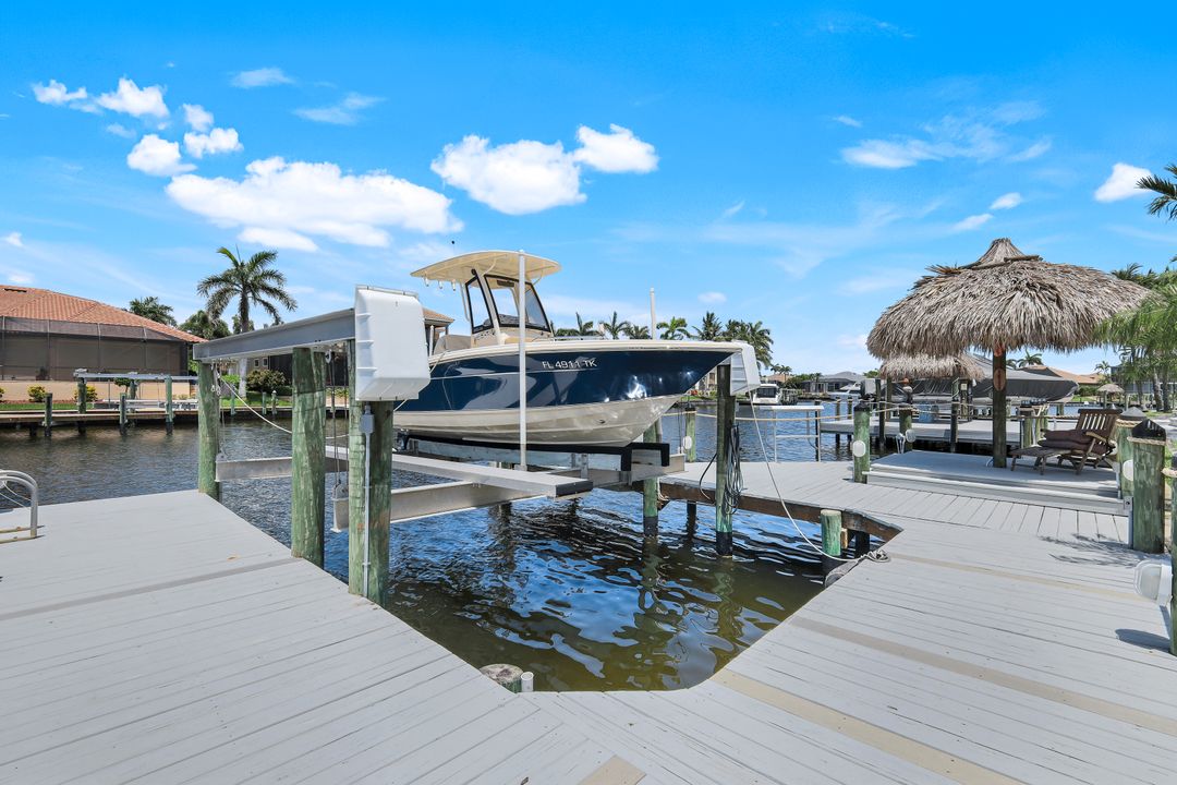 5606 Merlyn Ln, Cape Coral, FL 33914