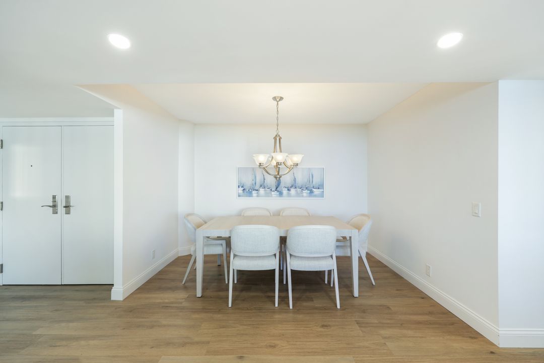 4041 Gulf Shore Blvd N #1505, Naples, FL 34103