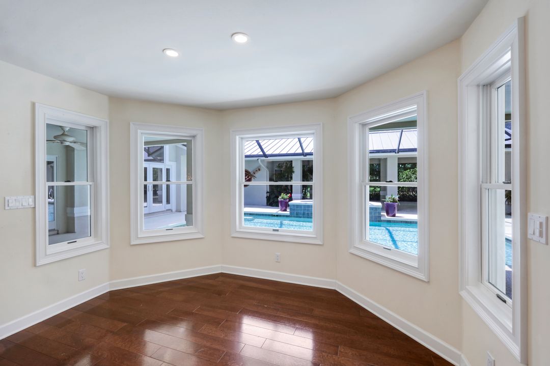 675 Murex Dr, Naples, FL 34102