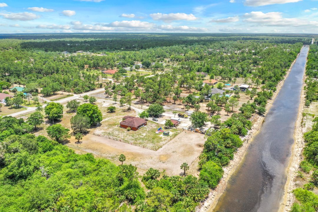 221 10th St SE, Naples, FL 34117