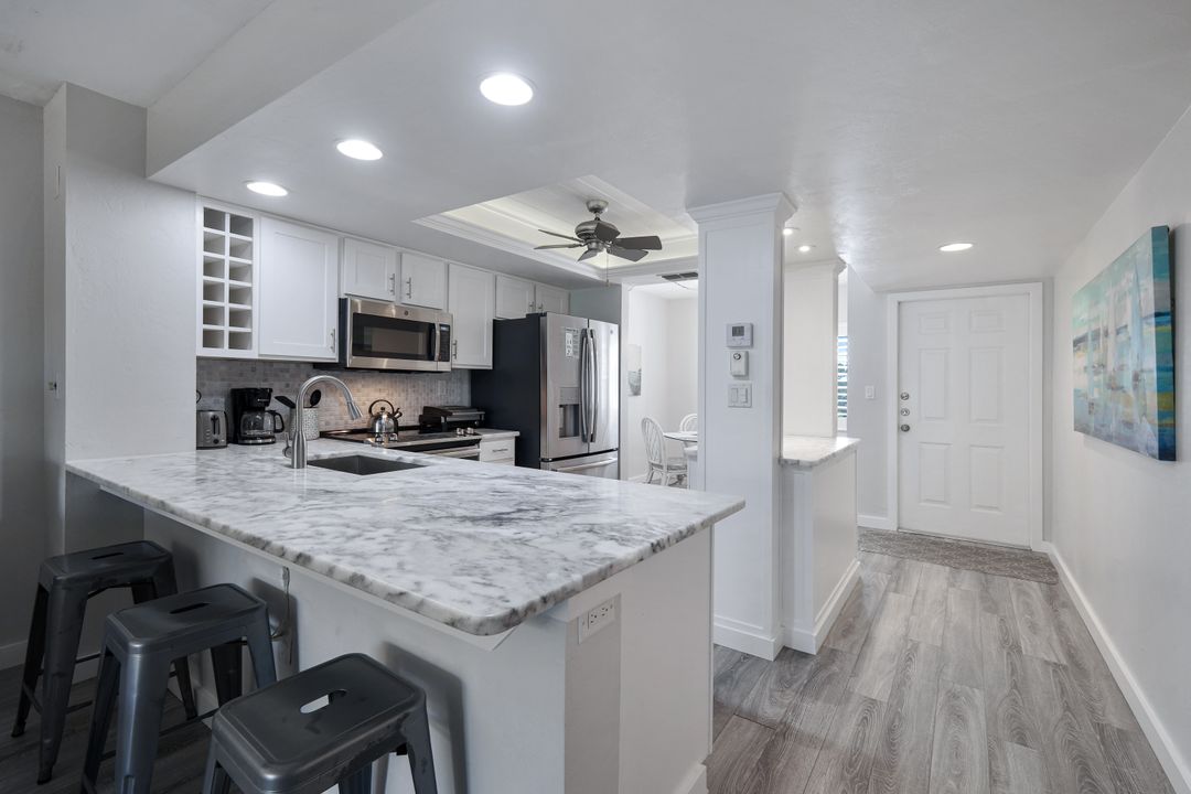 15191 Cedarwood Ln, Naples, FL 34110