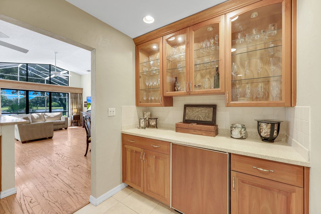 1924 Empress Ct, Naples, FL 34110