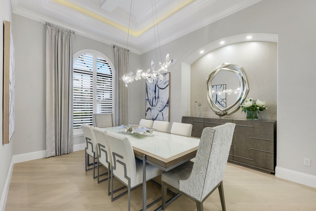 4262 Deephaven Ln, Naples, FL 34119