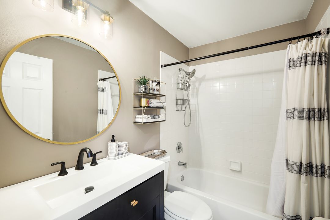 1100 Sarah Jean Cir #201, Naples, FL 34110