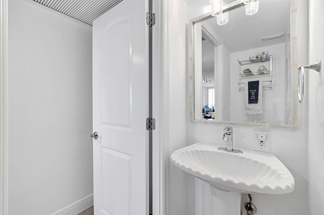5 Bluebill Ave #505-605, Naples, FL 34108