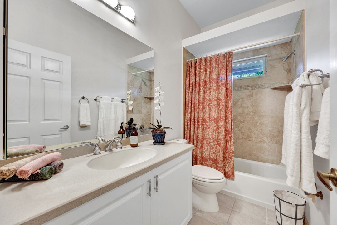 8840 Mariposa Ct, Naples, FL 34113