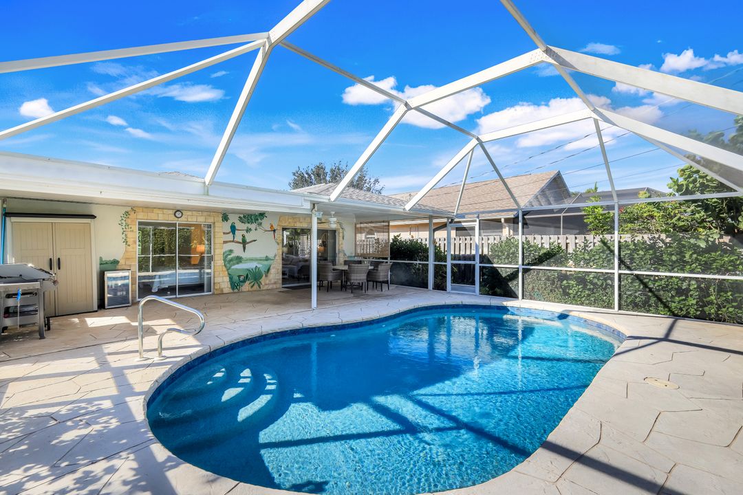 623 98th Ave N, Naples, FL 34108