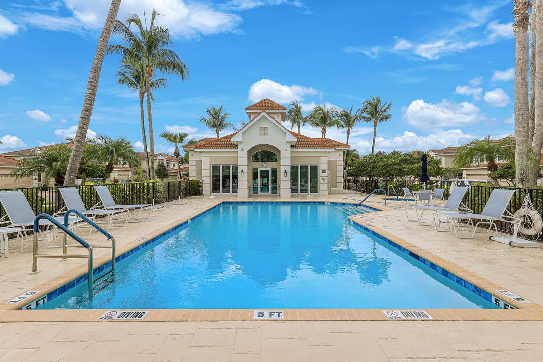 6029 Trophy Dr #301, Naples, FL 34110