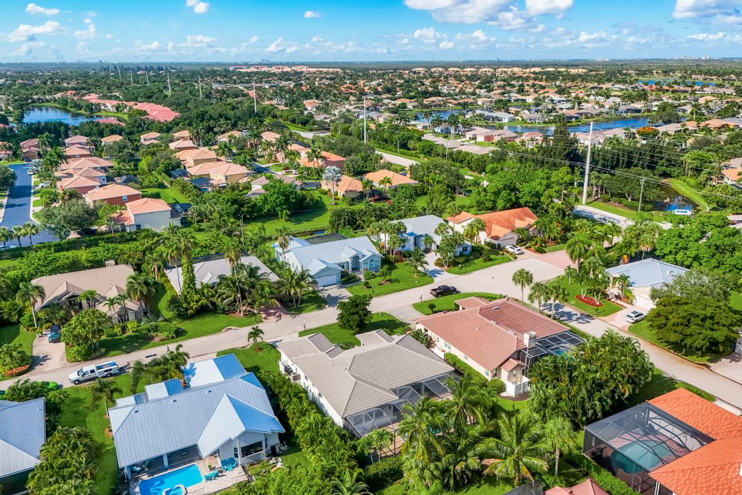 8748 S Lake Cir, Fort Myers, FL 33908