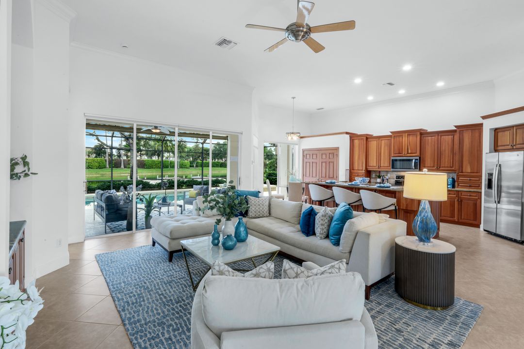 8776 Hideaway Harbor Ct, Naples, FL 34120