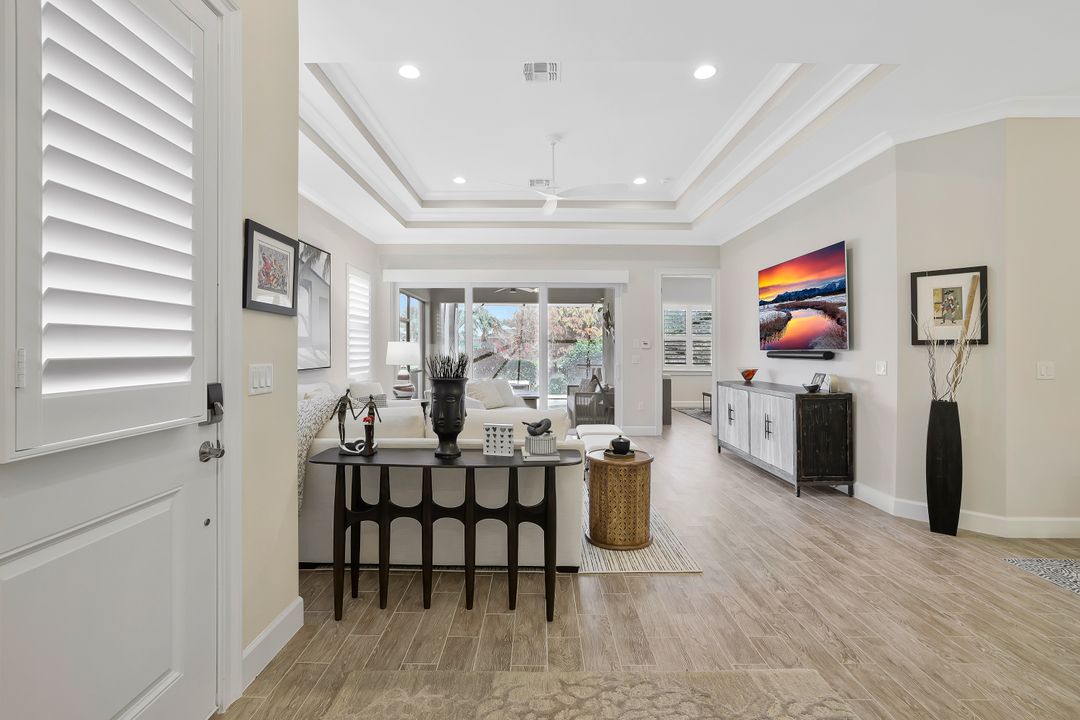 5665 Highbourne Dr, Naples, FL 34113