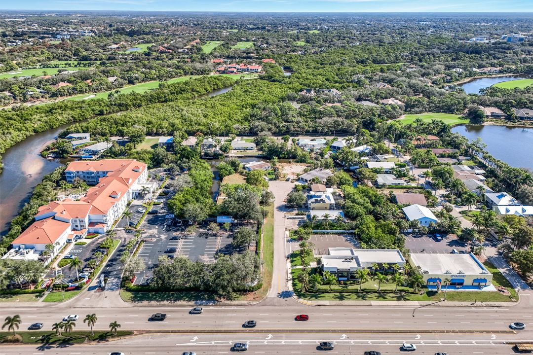 59 River Ct, Naples, FL 34110