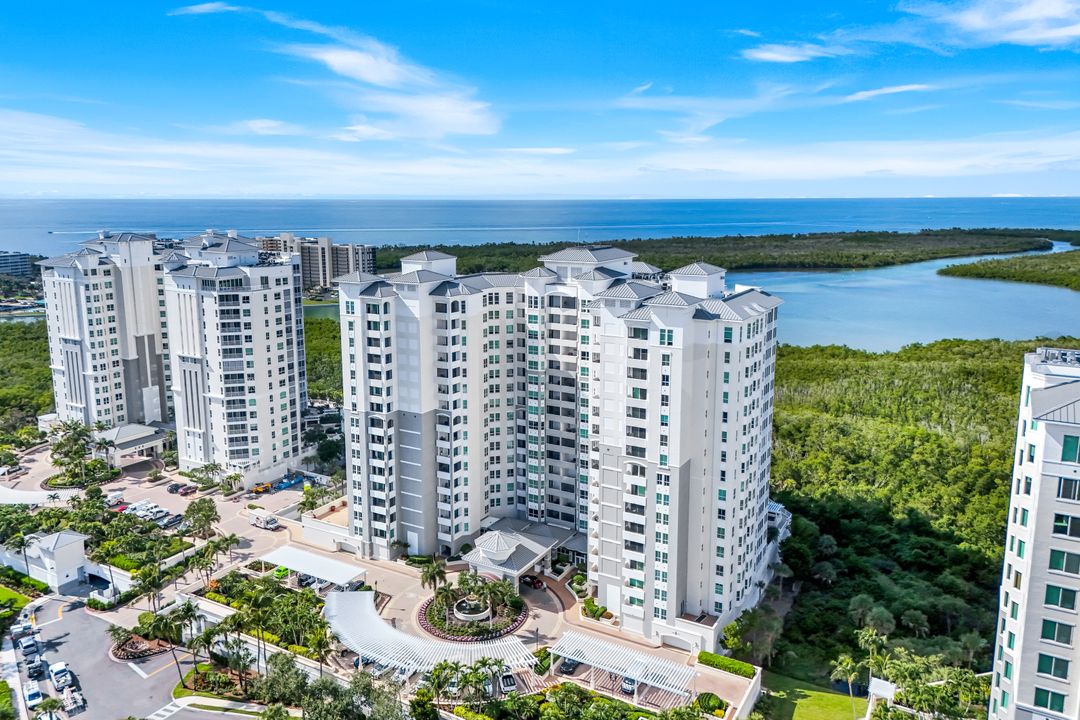 285 Grande Way #401, Naples, FL 34110