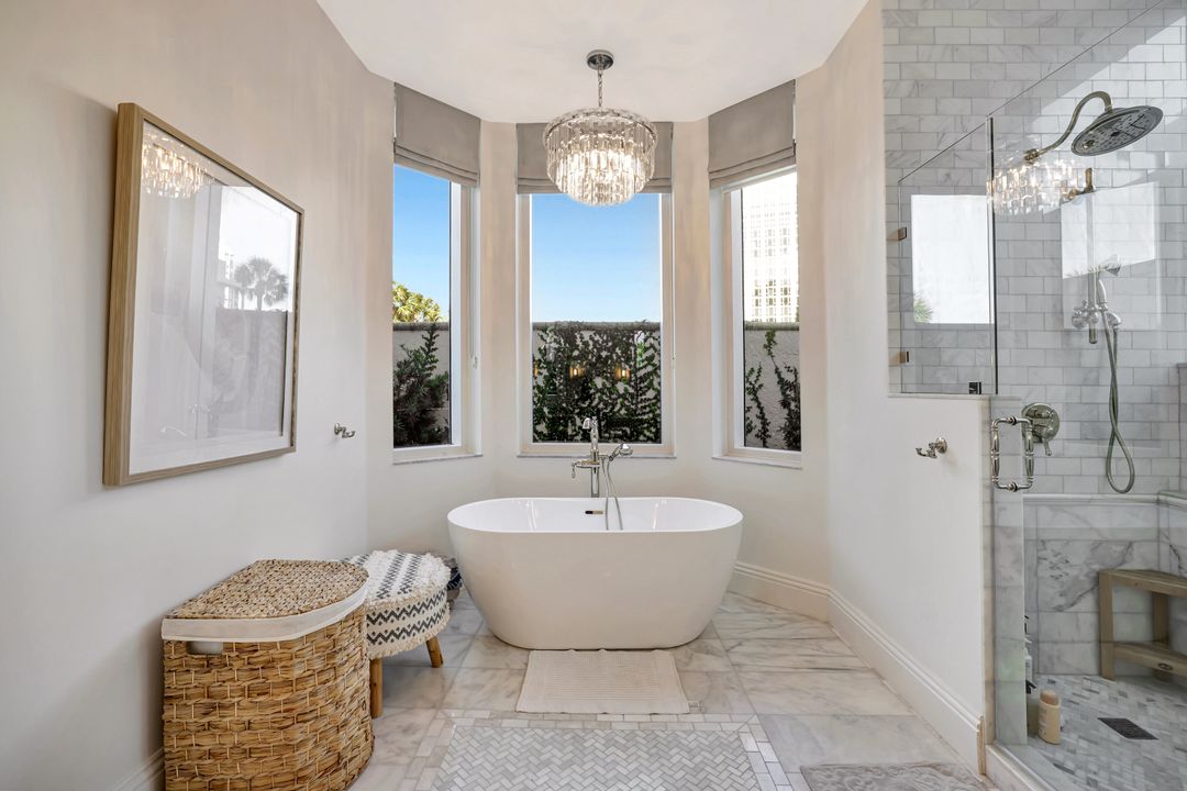 6849 Grenadier Blvd #105, Naples, FL 34108