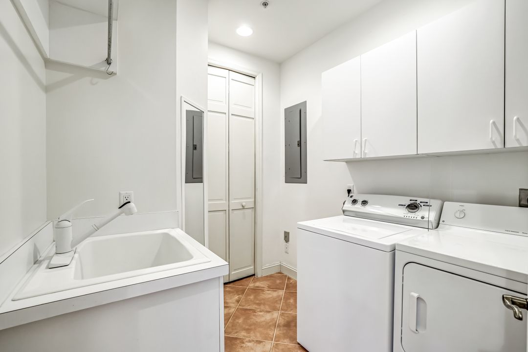 2385 Hidden Lake Dr #2, Naples, FL 34112