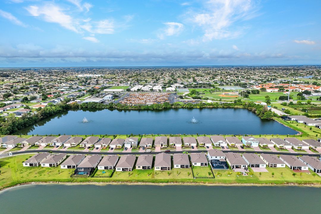 447 Spg Hl Lk Lp, Cape Coral, FL 33993