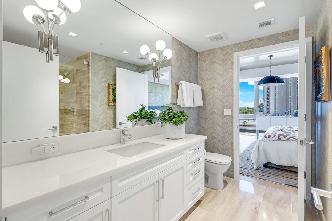 6897 Grenadier Blvd #601, Naples, FL 34108