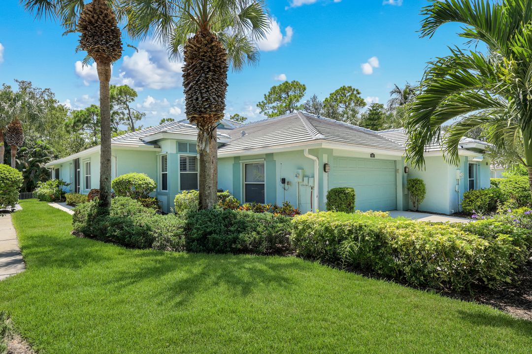 682 Catamaran Ct, Naples, FL 34110