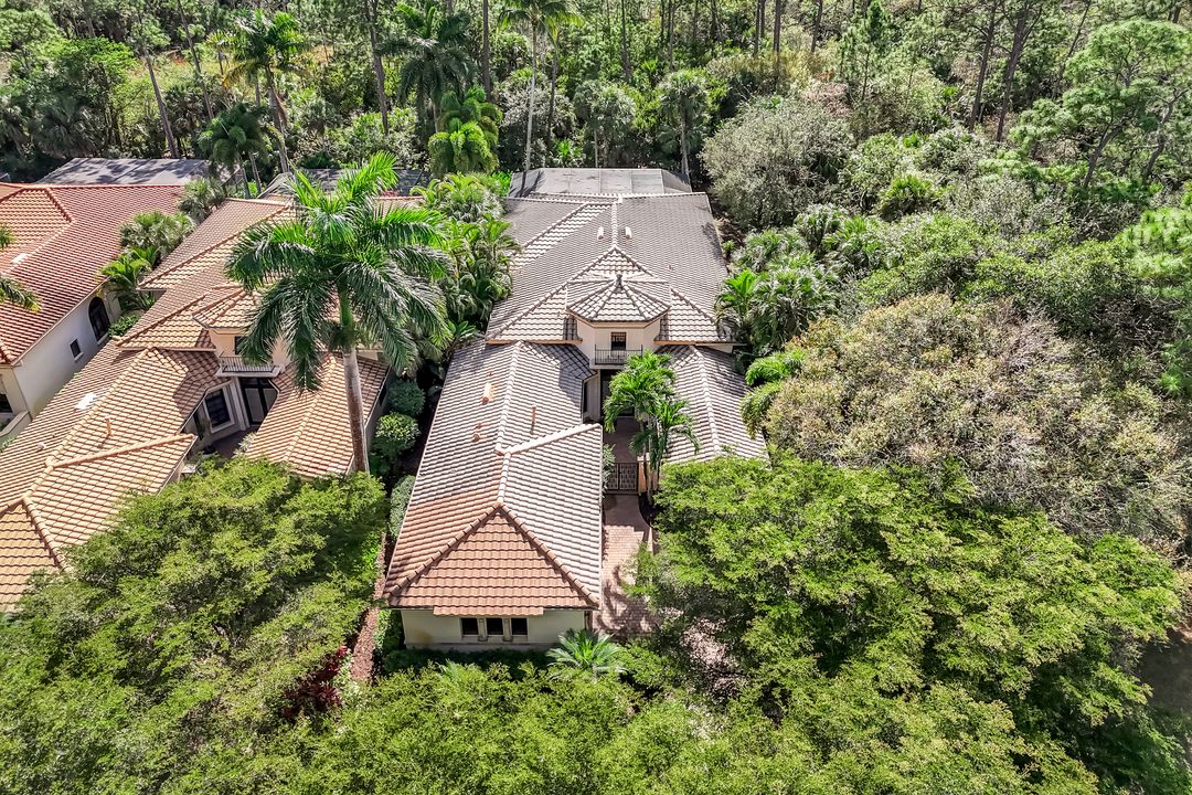 18051 Lagos Way, Naples, FL 34110