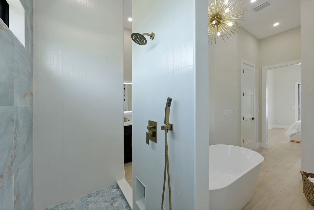 5240 SW 19th Pl, Cape Coral, FL 33914