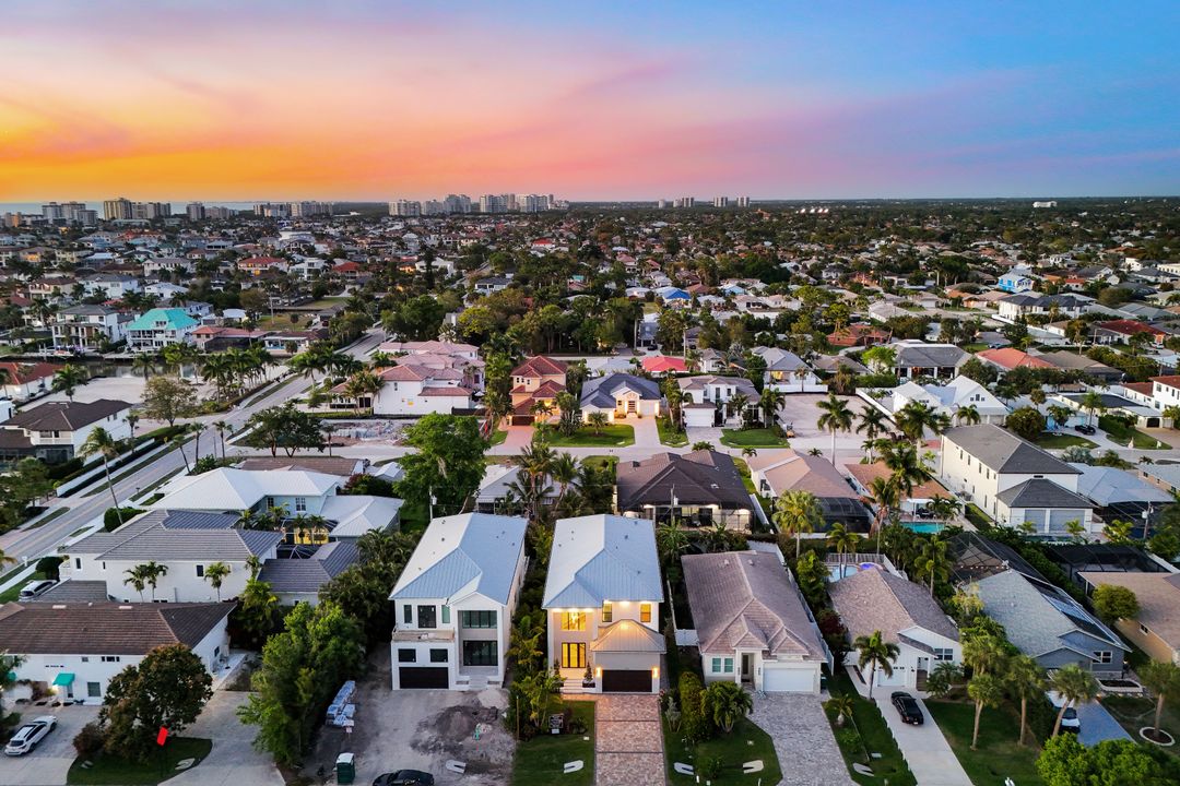 513 92nd Ave N, Naples, FL 34108