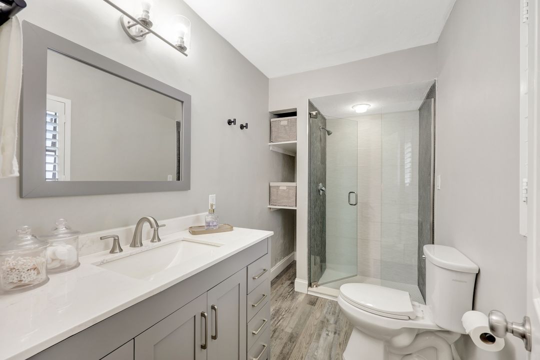 738 101st Ave N, Naples, FL 34108